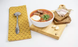 Борщ классический с говядиной и свеклой