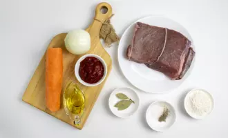 Рецепт: Гуляш классический с говядиной