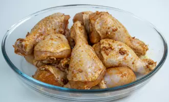 Рецепт: Куриные ножки обмазать соусом