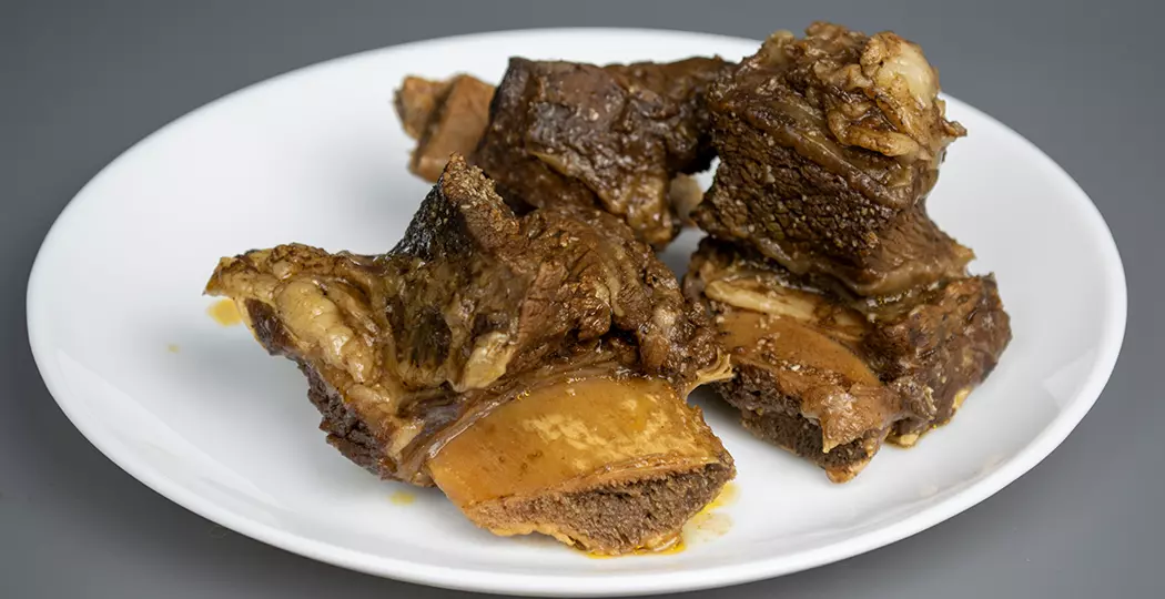 Говяжьи ребрышки в медовом соусе.