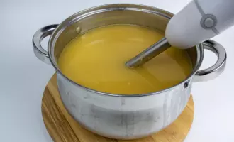 Пробить блендером гороховый суп