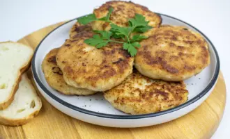 Рыбные котлеты из щуки в панировке.