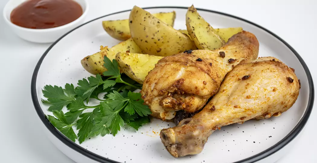 Куриные ножки в духовке с картофелем