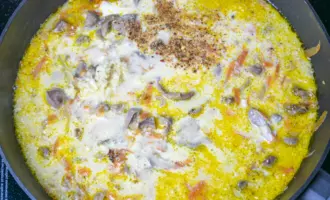 желудочки куриные в сметане на сковороде